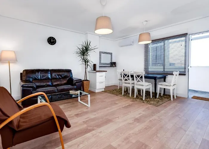 3 Bedroom 2 Bathroom 500 Meters From The In