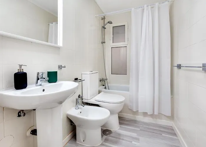 3 Bedroom 2 Bathroom 500 Meters From The In *