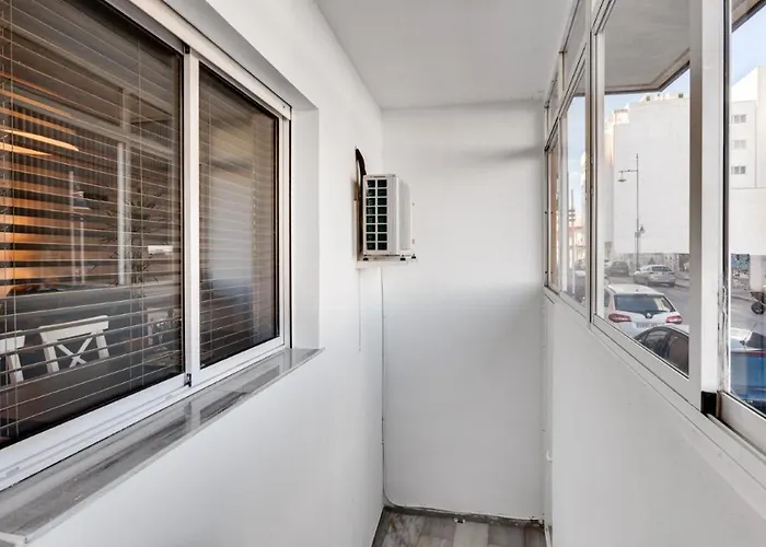 3 Bedroom 2 Bathroom 500 Meters From The In Apartament *