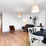 3 Bedroom 2 Bathroom 500 Meters From The In Апартаменты