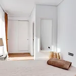 Апартаменты 3 Bedroom 2 Bathroom 500 Meters From The In Торевьиа