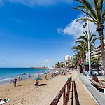 3 Bedroom 2 Bathroom 500 Meters From The In Апартаменты