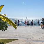 3 Bedroom 2 Bathroom 500 Meters From The In Апартаменты
