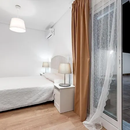 3 Bedroom 2 Bathroom 500 Meters From The In Apartamento Torrevieja