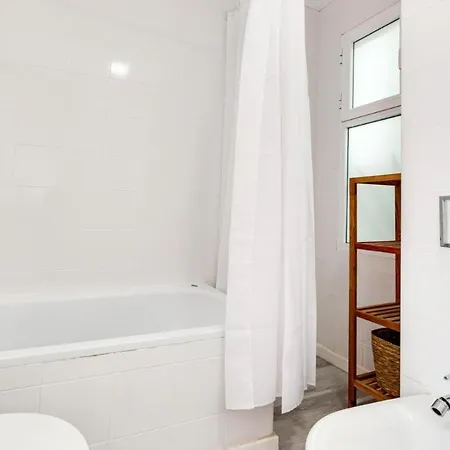 Apartamento 3 Bedroom 2 Bathroom 500 Meters From The In *