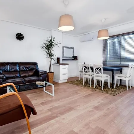 3 Bedroom 2 Bathroom 500 Meters From The In