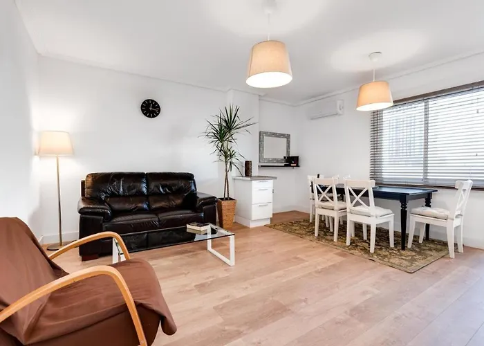 3 Bedroom 2 Bathroom 500 Meters From The In Appartement