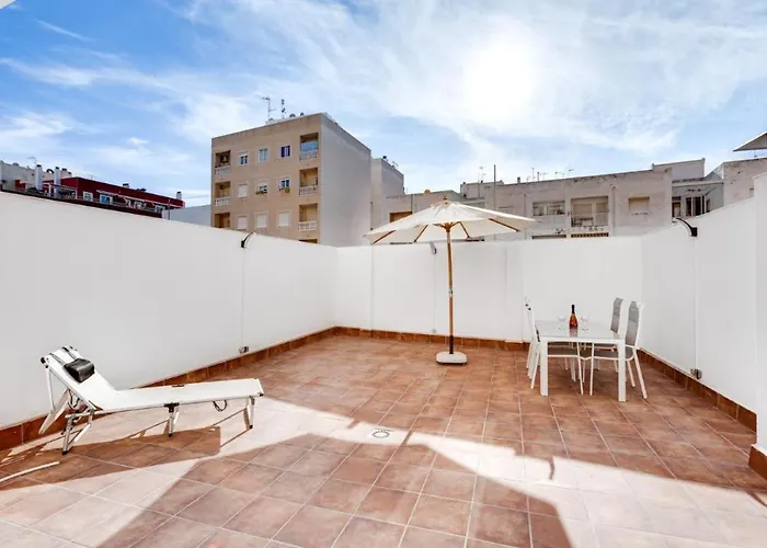 3 Bedroom 2 Bathroom 500 Meters From The In Appartement