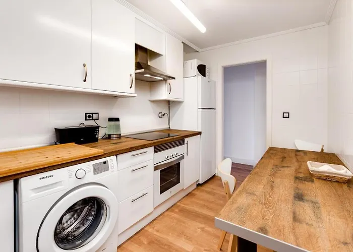 Appartement 3 Bedroom 2 Bathroom 500 Meters From The In